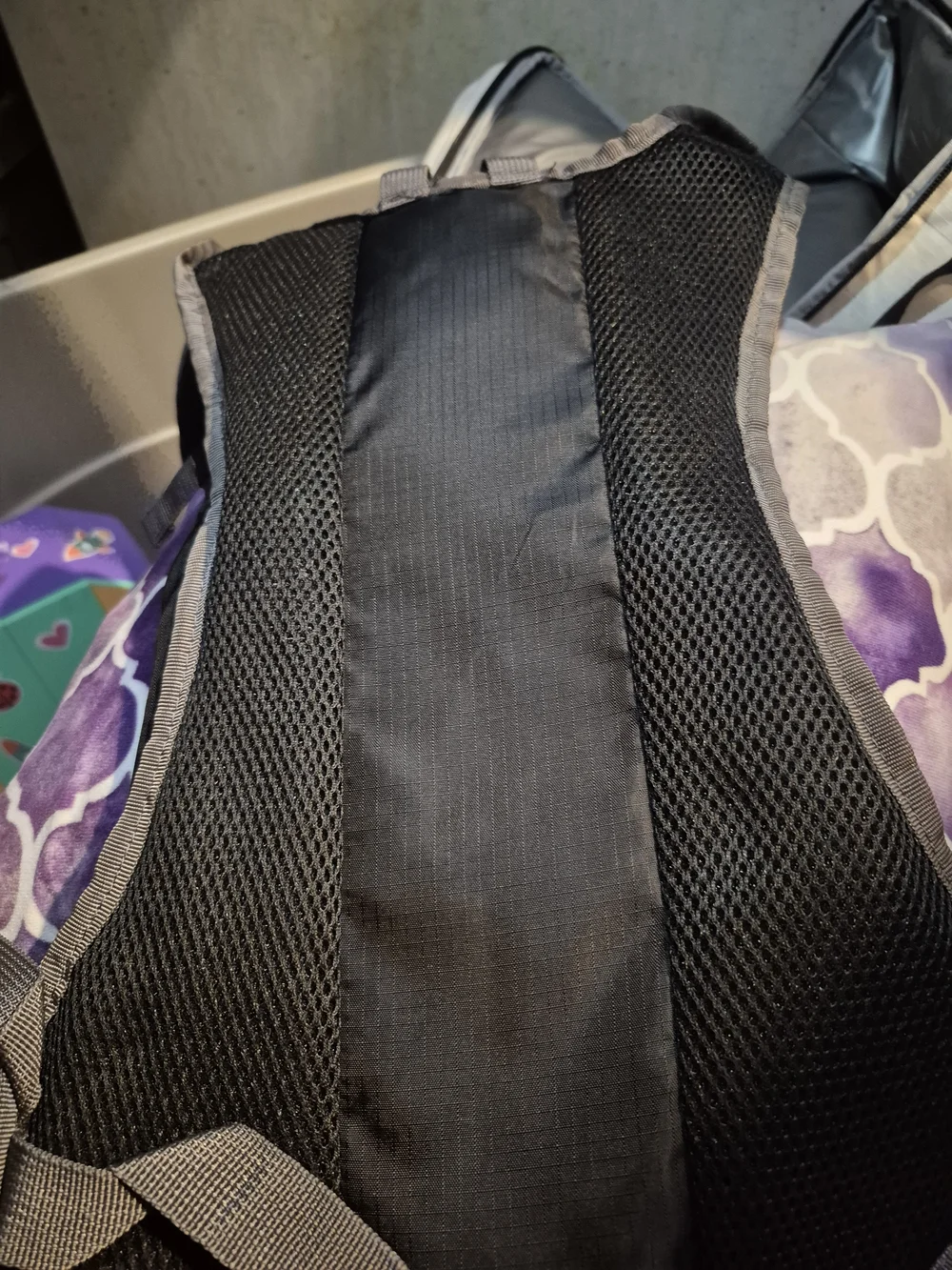 Black Men’s Compact Daypack Backpack with Elastic Cord